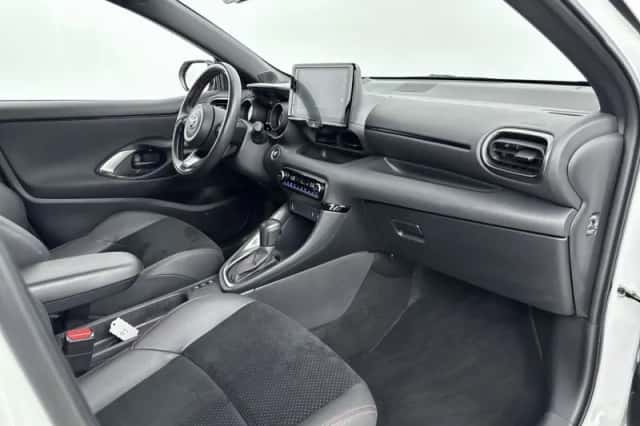 Toyota Yaris (2024) thumbnail 6