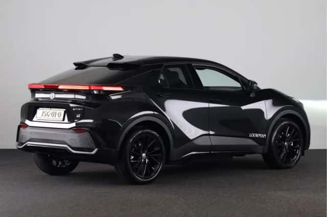 Toyota C-HR (2026) thumbnail 2