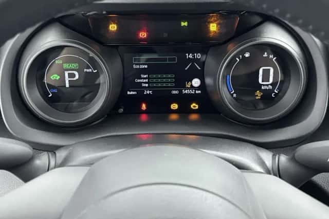 Toyota Yaris_Cross (2023) thumbnail 5