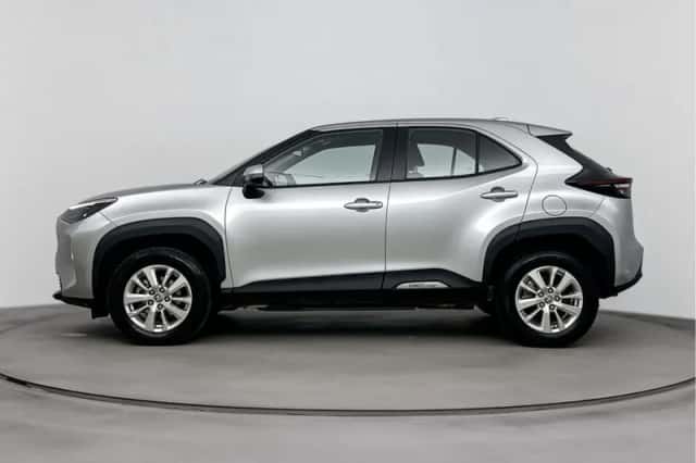 Toyota Yaris_Cross (2023) thumbnail 3