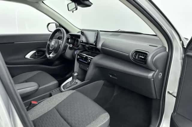 Toyota Yaris_Cross (2023) thumbnail 6