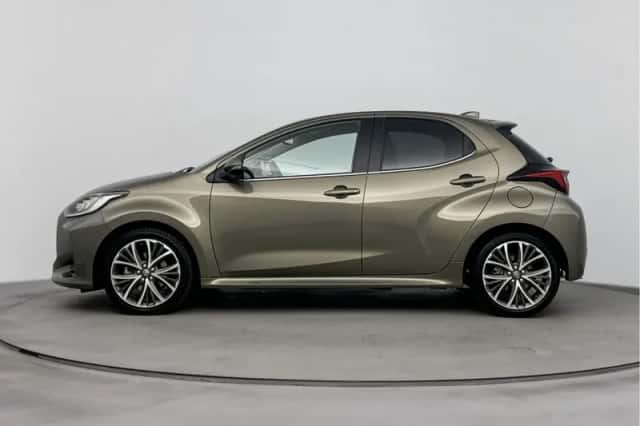 Toyota Yaris (2024) thumbnail 3