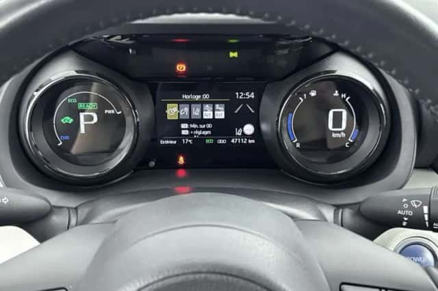 Toyota Yaris (2024) thumbnail 5