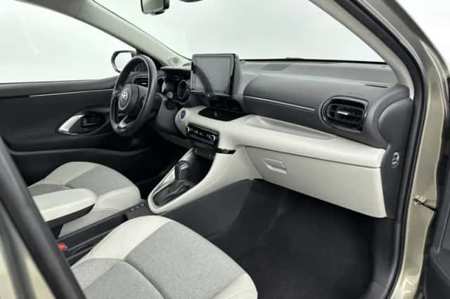 Toyota Yaris (2024) thumbnail 6