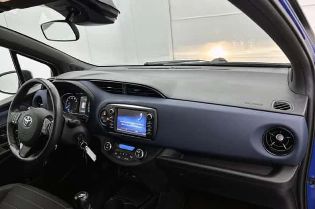 Toyota Yaris (2017) thumbnail 6
