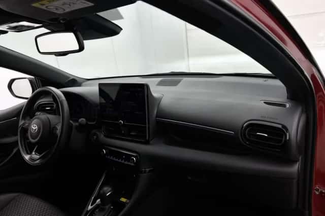 Toyota Yaris (2024) thumbnail 6