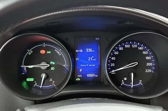 Toyota C-HR (2019) thumbnail 5
