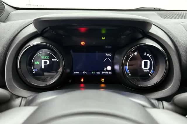 Toyota Yaris (2020) thumbnail 5
