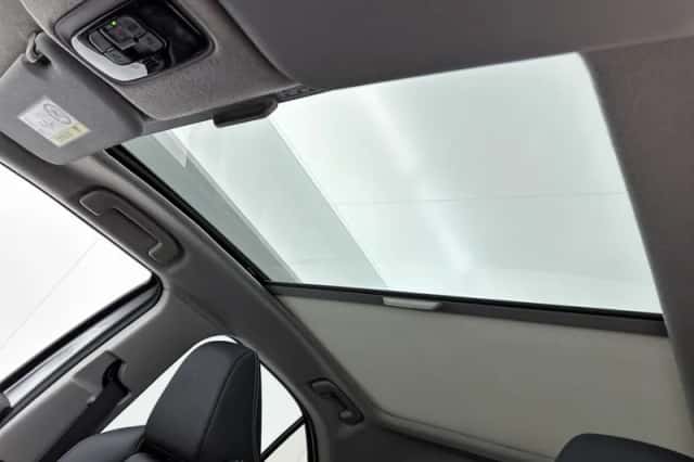 Toyota Yaris Cross (2022) thumbnail 4