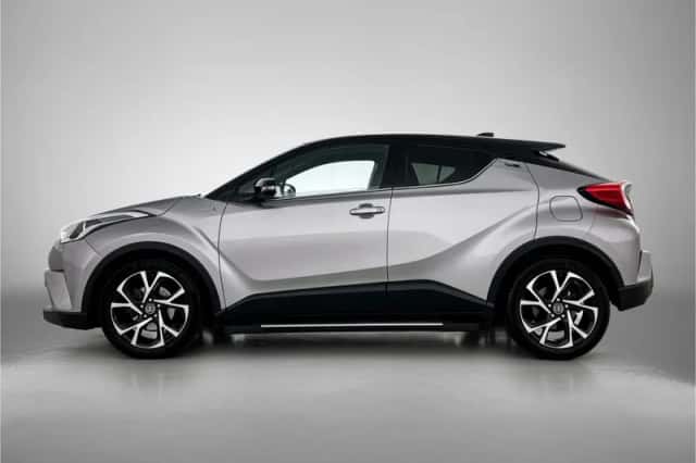 Toyota C-HR (2019) thumbnail 3