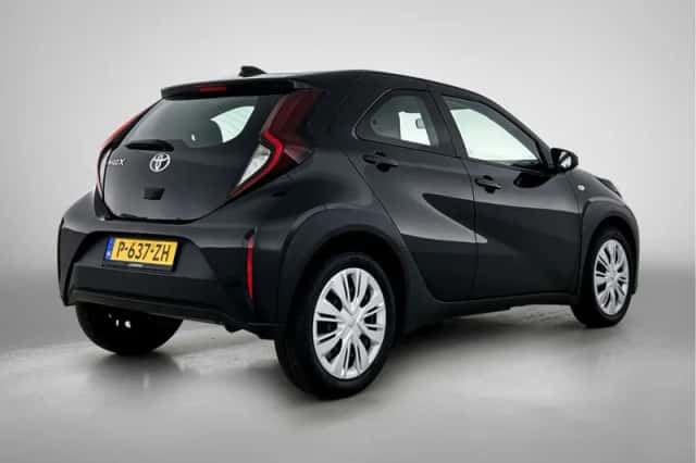 Toyota Aygo (2022) thumbnail 2