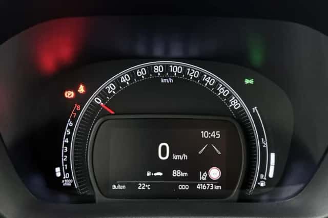 Toyota Aygo (2022) thumbnail 5