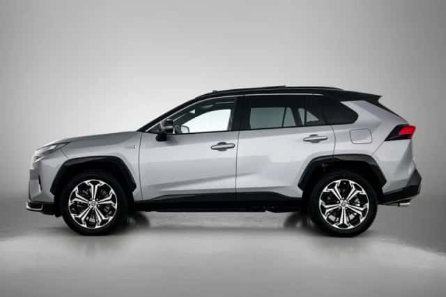 Toyota RAV4 (2025) thumbnail 3
