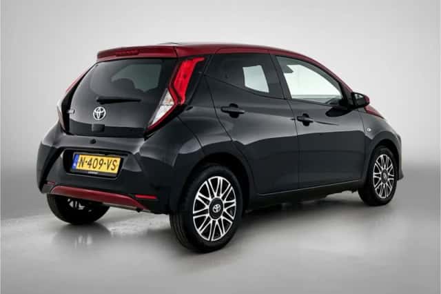 Toyota Aygo (2022) thumbnail 2