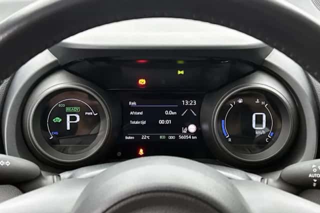 Toyota Yaris (2021) thumbnail 5