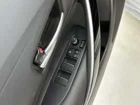 Toyota Corolla_Touring_Sports (2025) thumbnail 19