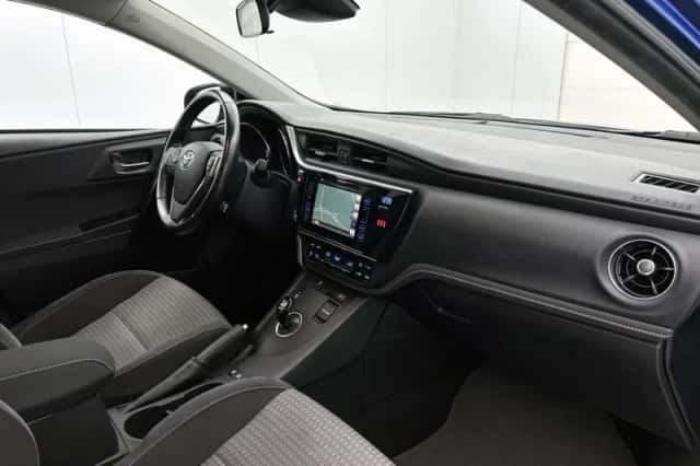 Toyota Auris (2018) thumbnail 6