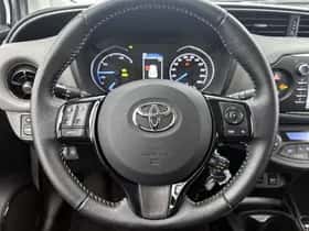 Toyota Yaris (2018) thumbnail 17