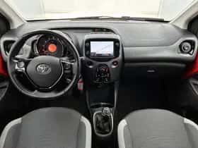 Toyota Aygo (2022) thumbnail 4