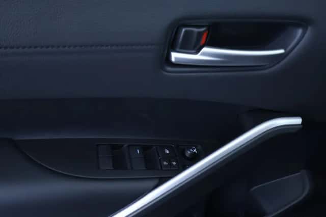 Toyota Corolla_Cross (2025) thumbnail 5