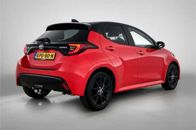Toyota Yaris (2024) thumbnail 2