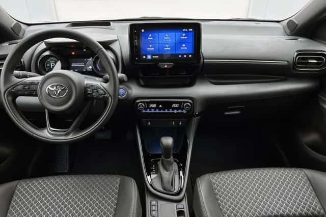 Toyota Yaris (2024) thumbnail 4