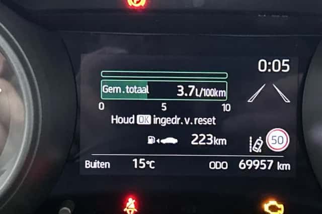 Toyota Yaris (2021) thumbnail 5