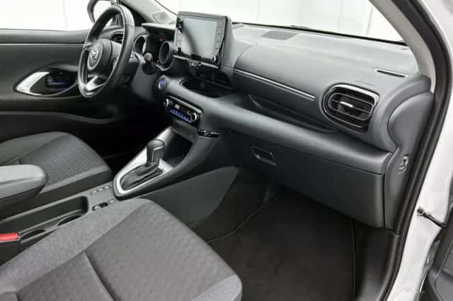 Toyota Yaris (2021) thumbnail 6