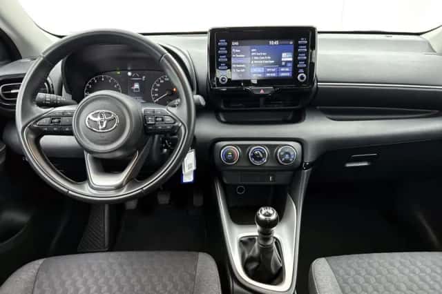 Toyota Yaris (2023) thumbnail 4