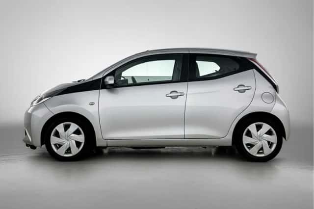 Toyota Aygo (2016) thumbnail 3