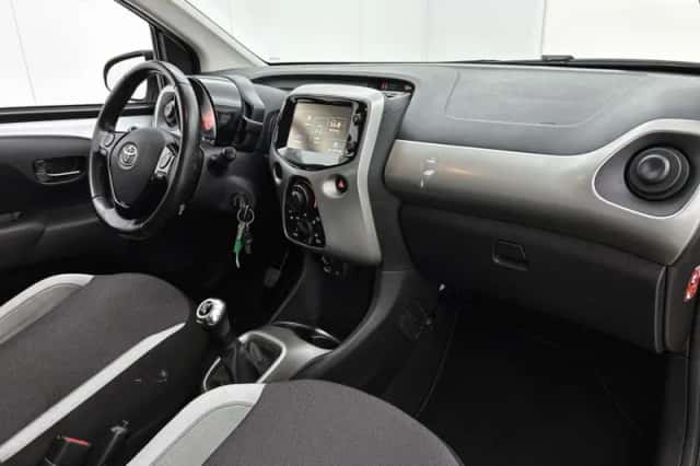 Toyota Aygo (2016) thumbnail 6