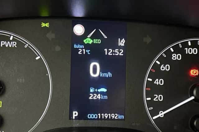 Toyota Yaris (2021) thumbnail 5