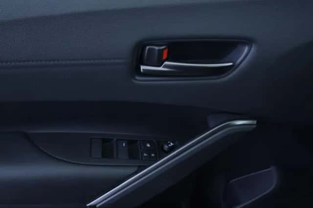 Toyota Corolla_Cross (2025) thumbnail 6