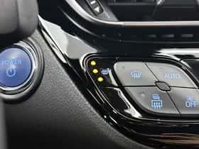 Toyota C-HR (2021) thumbnail 18