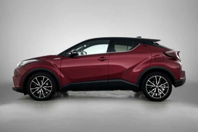 Toyota C-HR (2018) thumbnail 3