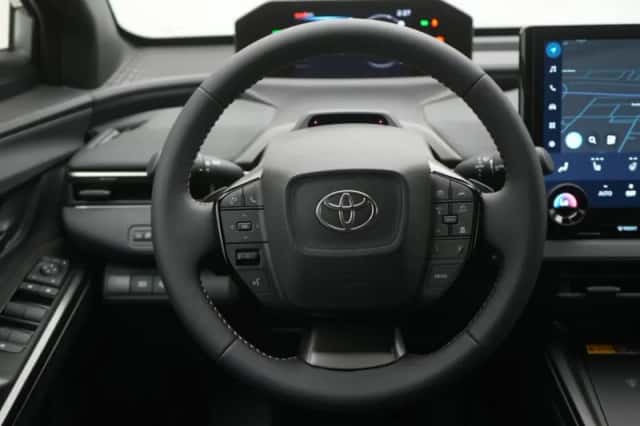 Toyota bZ4X (2026) thumbnail 4