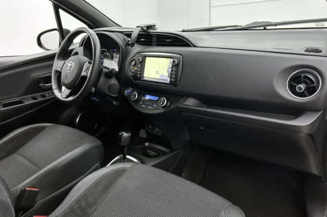 Toyota Yaris (2020) thumbnail 6
