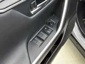 Toyota RAV4 (2021) thumbnail 21