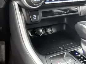 Toyota RAV4 (2021) thumbnail 23