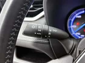 Toyota RAV4 (2021) thumbnail 26