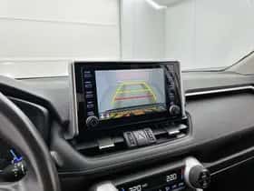 Toyota RAV4 (2021) thumbnail 8