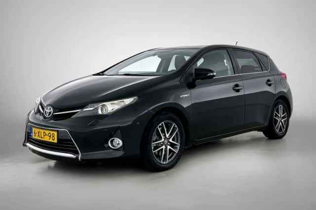 Toyota Auris (2014) thumbnail 1