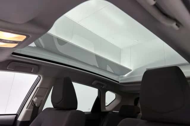 Toyota Auris (2014) thumbnail 4