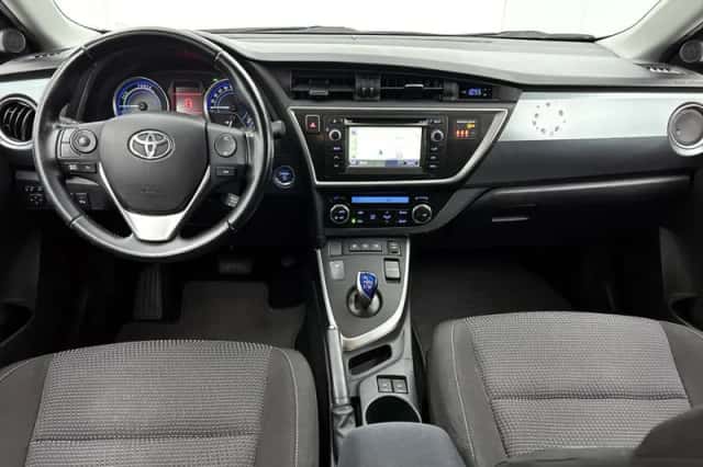 Toyota Auris (2014) thumbnail 5