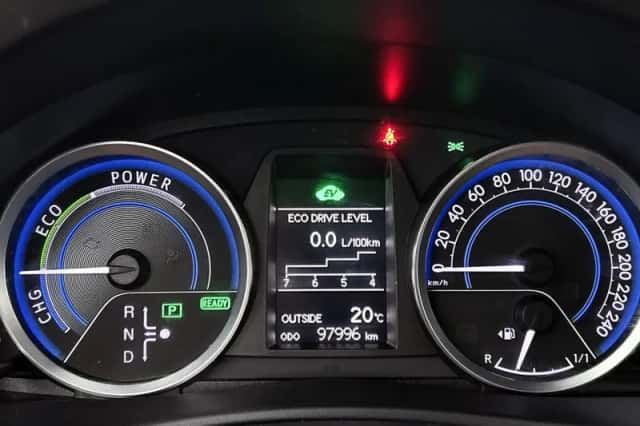 Toyota Auris (2014) thumbnail 6