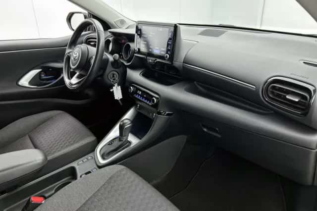 Toyota Yaris (2023) thumbnail 6