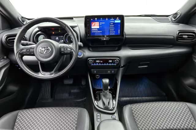 Toyota Yaris (2023) thumbnail 5