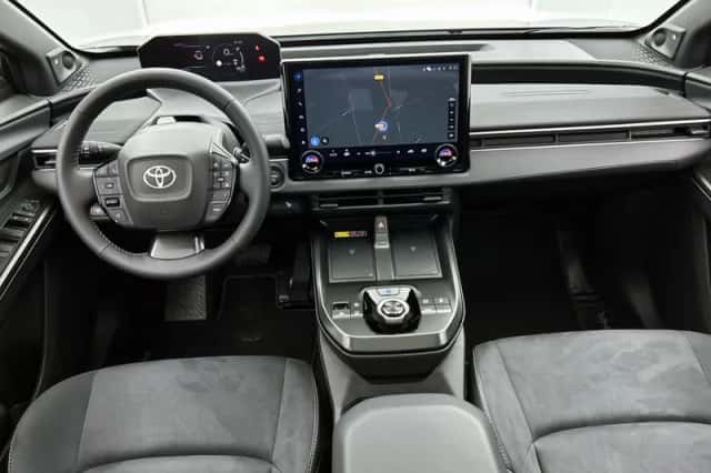 Toyota C-HR+ (2026) thumbnail 5