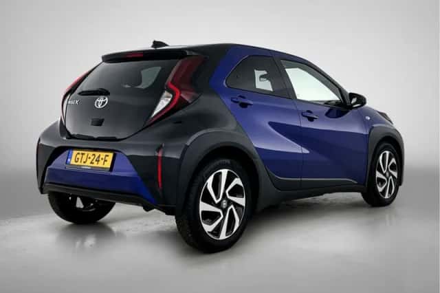 Toyota Aygo (2023) thumbnail 2