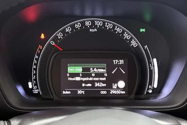 Toyota Aygo (2023) thumbnail 5
